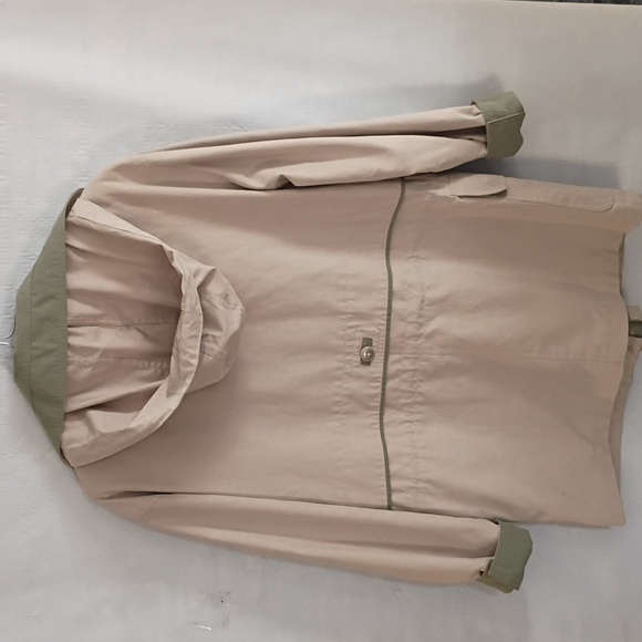 Chic Women's Utility Jacket in Beige and Green - Picture 2 of 4